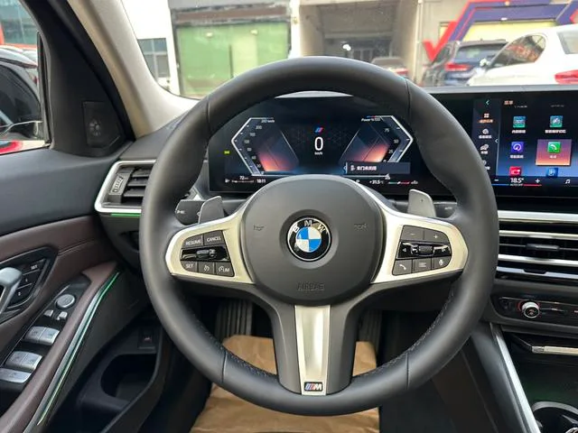 BMW 3 Series 2023 325Li M Traje nocturno deportivo Yao interior foto 13 BMW 3 Series 2023 325Li M Traje nocturno deportivo Yao interior foto 13