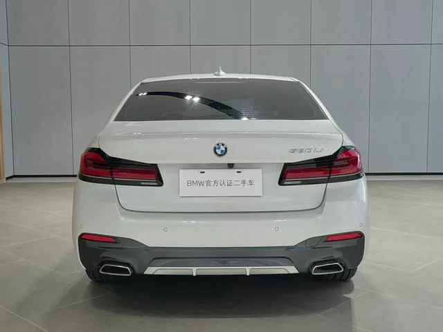 BMW 5 Series 2022 Segundo cambio 530Li Líder M Conjunto deportivo exterior foto 7