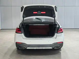 BMW 5 Series 2022 Segundo cambio 530Li Líder M Conjunto deportivo interior foto 8