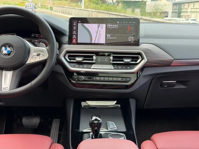 BMW X3 2023 xDrive30i Líder M Traje de noche Yao interior foto 16 BMW X3 2023 xDrive30i Líder M Traje de noche Yao interior foto 16