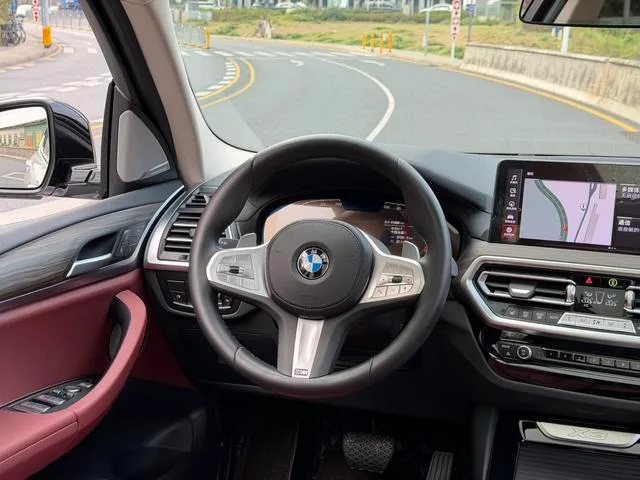 BMW X3 2023 xDrive30i Líder M Traje de noche Yao interior foto 17 BMW X3 2023 xDrive30i Líder M Traje de noche Yao interior foto 17
