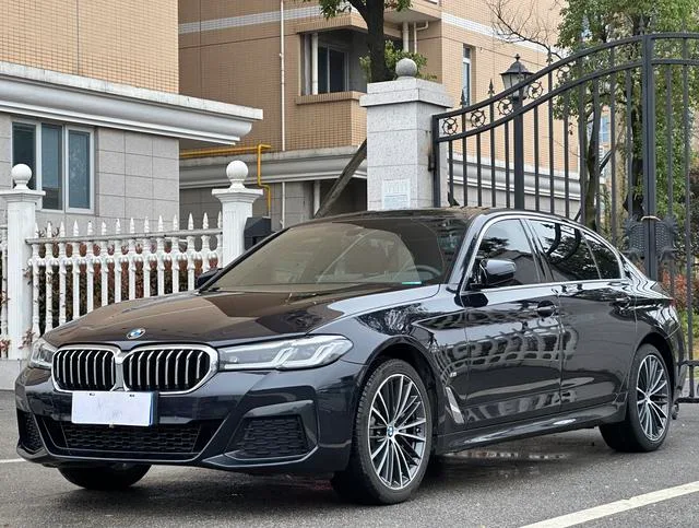 BMW 5 Series 2022 530Li Leading Type M Sports suit exterior photo 1 BMW 5 Series 2022 530Li Leading Type M Sports suit exterior photo 1
