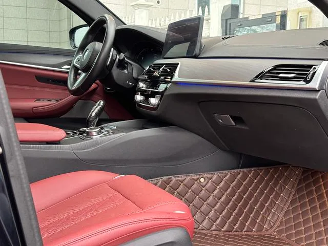 BMW 5 Series 2022 530Li Leading Type M Sports suit interior photo 6 BMW 5 Series 2022 530Li Leading Type M Sports suit interior photo 6