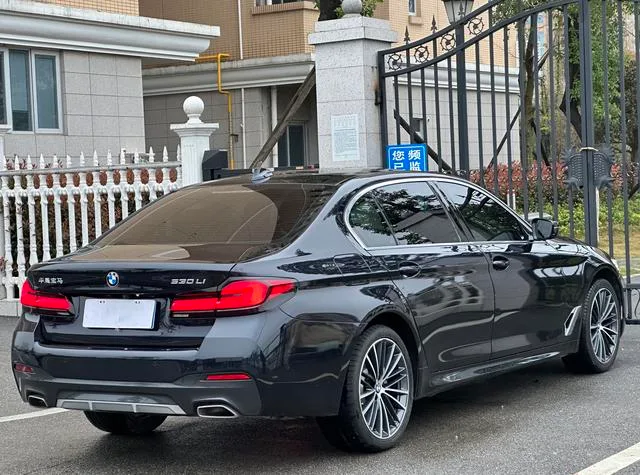 BMW 5 Series 2022 530Li Leading Type M Sports suit interior photo 8 BMW 5 Series 2022 530Li Leading Type M Sports suit interior photo 8