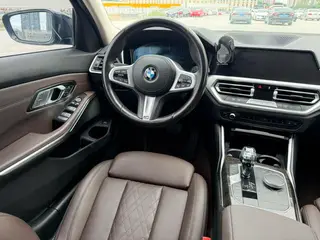 BMW 3 Series 2022 325Li M Sports suit interior photo 11 BMW 3 Series 2022 325Li M Sports suit interior photo 11