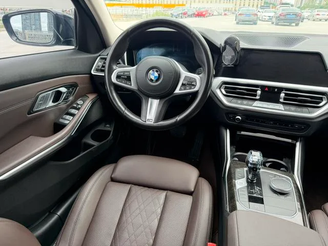BMW 3 Series 2022 325Li M Sports suit interior photo 11 BMW 3 Series 2022 325Li M Sports suit interior photo 11