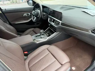BMW 3 Series 2022 325Li M Sports suit interior photo 14 BMW 3 Series 2022 325Li M Sports suit interior photo 14
