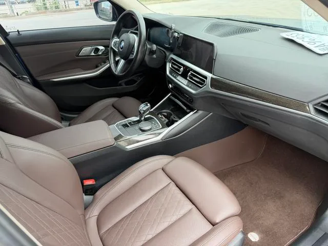 BMW 3 Series 2022 325Li M Sports suit interior photo 14 BMW 3 Series 2022 325Li M Sports suit interior photo 14