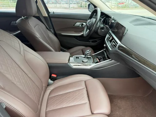BMW 3 Series 2022 325Li M Sports suit interior photo 15 BMW 3 Series 2022 325Li M Sports suit interior photo 15