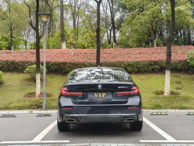 BMW 5 Series 2023 530Li Leading Type Luxury Set exterior photo 7 BMW 5 Series 2023 530Li Leading Type Luxury Set exterior photo 7