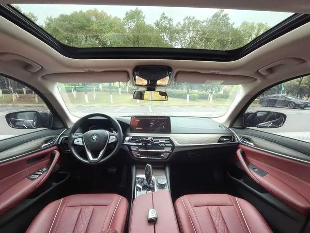 BMW 5 Series 2023 530Li Leading Type Luxury Set interior photo 17 BMW 5 Series 2023 530Li Leading Type Luxury Set interior photo 17