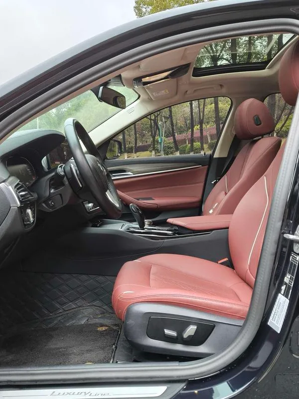BMW 5 Series 2023 530Li Leading Type Luxury Set interior photo 20 BMW 5 Series 2023 530Li Leading Type Luxury Set interior photo 20