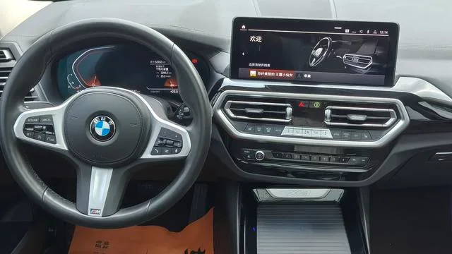 BMW X3 2022 xDrive25i M Conjunto deportivo interior foto 14 BMW X3 2022 xDrive25i M Conjunto deportivo interior foto 14