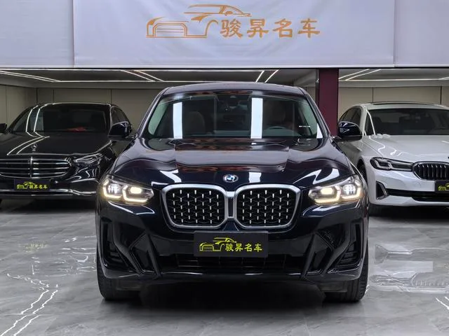 BMW X4 2022 xDrive 25i M Ensemble de sport extérieur photo 2 BMW X4 2022 xDrive 25i M Ensemble de sport extérieur photo 2