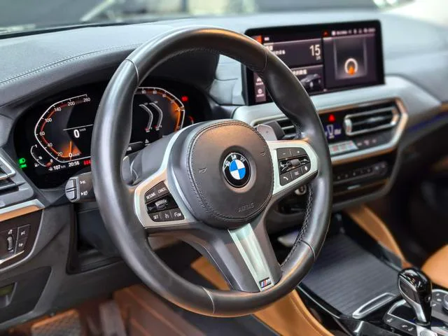 BMW X4 2022 xDrive 25i M Ensemble de sport intérieur photo 14 BMW X4 2022 xDrive 25i M Ensemble de sport intérieur photo 14