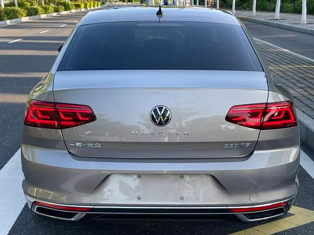 Volkswagen Magotan 2021 330TSI DSG 30 Edición de aniversario exterior foto 7 Volkswagen Magotan 2021 330TSI DSG 30 Edición de aniversario exterior foto 7