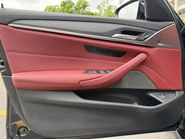 BMW 5 Series 2022 Reforma 530Li Líder M Conjunto deportivo interior foto 15 BMW 5 Series 2022 Reforma 530Li Líder M Conjunto deportivo interior foto 15