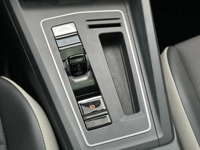 Volkswagen Golf 2021 280TSI DSG Pro interior photo 16 Volkswagen Golf 2021 280TSI DSG Pro interior photo 16