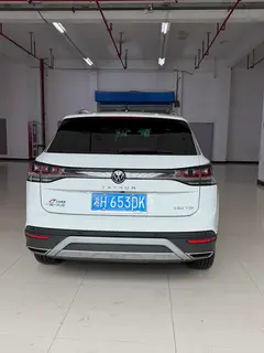 Volkswagen Tayron 2024 330TSI Deux roues motrices, luxe Plus Version avancée intérieur photo 8 Volkswagen Tayron 2024 330TSI Deux roues motrices, luxe Plus Version avancée intérieur photo 8