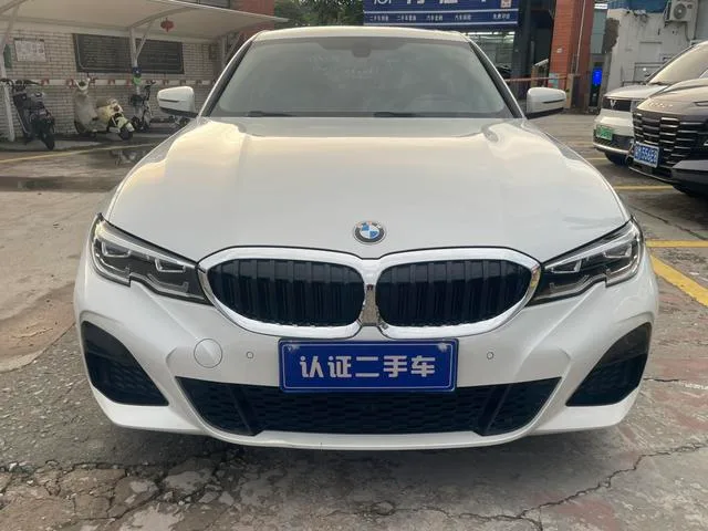 BMW 3 Series 2022 320Li M Conjunto deportivo exterior foto 2