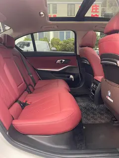 BMW 3 Series 2022 320Li M Conjunto deportivo interior foto 9