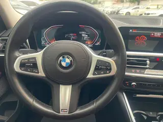 BMW 3 Series 2022 320Li M Conjunto deportivo interior foto 11