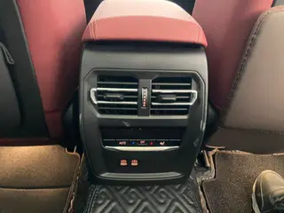 BMW 3 Series 2022 320Li M Conjunto deportivo interior foto 12