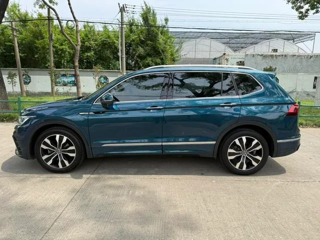 Volkswagen Tiguan L 2022 330TSI Automatic two-wheel drive R-Line Flagship Edition exterior photo 4
