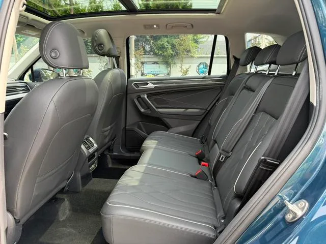 Volkswagen Tiguan L 2022 330TSI Automatic two-wheel drive R-Line Flagship Edition interior photo 15