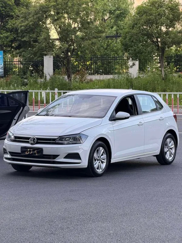 Volkswagen Polo 2023 Plus 1.5L Versión de tecnología colorida automática exterior foto 1 Volkswagen Polo 2023 Plus 1.5L Versión de tecnología colorida automática exterior foto 1
