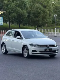 Volkswagen Polo 2023 Plus 1.5L Versión de tecnología colorida automática exterior foto 3 Volkswagen Polo 2023 Plus 1.5L Versión de tecnología colorida automática exterior foto 3