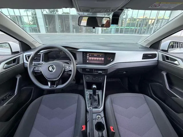 Volkswagen Polo 2023 Plus 1.5L Versión de tecnología colorida automática interior foto 6 Volkswagen Polo 2023 Plus 1.5L Versión de tecnología colorida automática interior foto 6