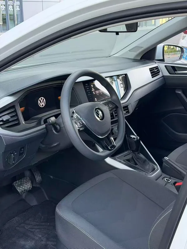 Volkswagen Polo 2023 Plus 1.5L Versión de tecnología colorida automática interior foto 7 Volkswagen Polo 2023 Plus 1.5L Versión de tecnología colorida automática interior foto 7