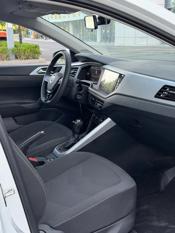 Volkswagen Polo 2023 Plus 1.5L Versión de tecnología colorida automática interior foto 8 Volkswagen Polo 2023 Plus 1.5L Versión de tecnología colorida automática interior foto 8