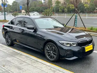 BMW 3 Series 2022 Модификация 325i M Спортивный ночной костюм экстерьер фото 3 BMW 3 Series 2022 Модификация 325i M Спортивный ночной костюм экстерьер фото 3