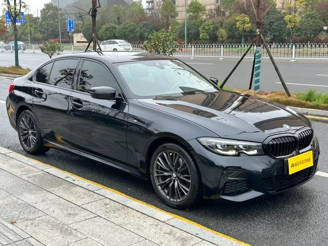 BMW 3 Series 2022 Модификация 325i M Спортивный ночной костюм экстерьер фото 3 BMW 3 Series 2022 Модификация 325i M Спортивный ночной костюм экстерьер фото 3