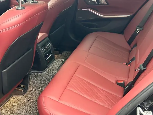 BMW 3 Series 2022 Модификация 325i M Спортивный ночной костюм интерьер фото 6 BMW 3 Series 2022 Модификация 325i M Спортивный ночной костюм интерьер фото 6