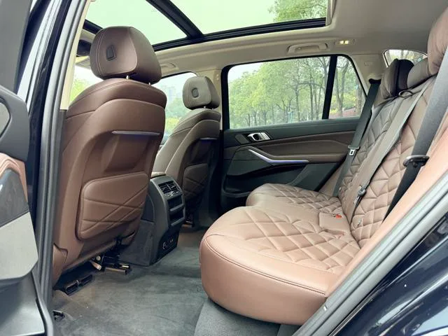 BMW X5 2022 xDrive 30Li M Conjunto deportivo exterior foto 5 BMW X5 2022 xDrive 30Li M Conjunto deportivo exterior foto 5