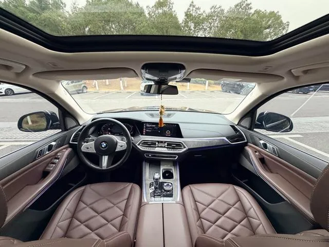 BMW X5 2022 xDrive 30Li M Conjunto deportivo interior foto 6 BMW X5 2022 xDrive 30Li M Conjunto deportivo interior foto 6