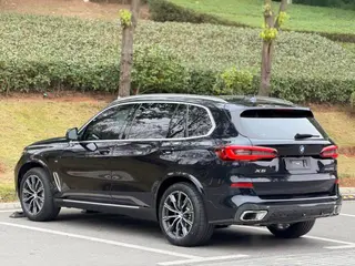 BMW X5 2022 xDrive 30Li M Conjunto deportivo interior foto 7 BMW X5 2022 xDrive 30Li M Conjunto deportivo interior foto 7