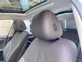 BMW 5 Series 2023 530Li Líder Traje de lujo interior foto 14 BMW 5 Series 2023 530Li Líder Traje de lujo interior foto 14