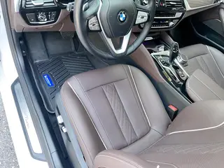 BMW 5 Series 2023 530Li Líder Traje de lujo interior foto 15 BMW 5 Series 2023 530Li Líder Traje de lujo interior foto 15