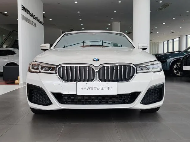 BMW 5 Series 2022 Segundo cambio 525Li M Conjunto deportivo exterior foto 2 BMW 5 Series 2022 Segundo cambio 525Li M Conjunto deportivo exterior foto 2