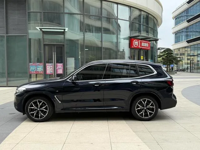 BMW X3 2022 xDrive25i M Conjunto deportivo exterior foto 10 BMW X3 2022 xDrive25i M Conjunto deportivo exterior foto 10