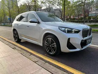 BMW X1 2025 sDrive25Li M Conjunto deportivo exterior foto 3 BMW X1 2025 sDrive25Li M Conjunto deportivo exterior foto 3