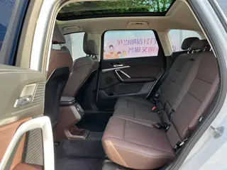 BMW X1 2025 sDrive25Li M Conjunto deportivo interior foto 13 BMW X1 2025 sDrive25Li M Conjunto deportivo interior foto 13