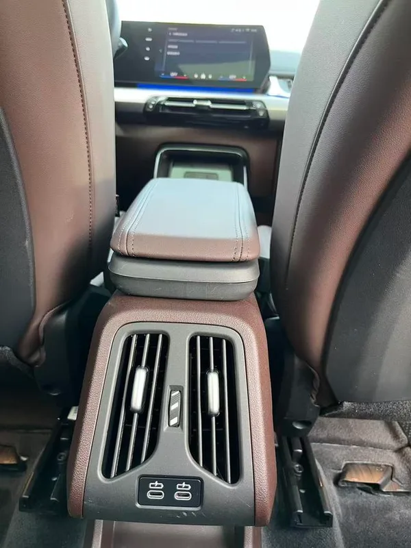 BMW X1 2025 sDrive25Li M Conjunto deportivo interior foto 14 BMW X1 2025 sDrive25Li M Conjunto deportivo interior foto 14