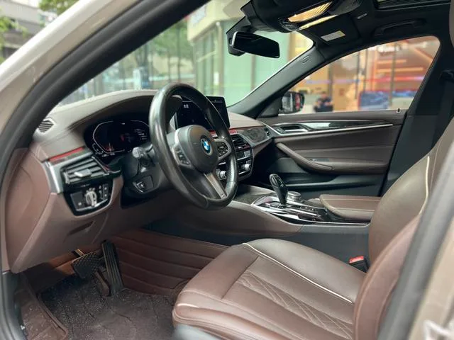 BMW 5 Series 2021 Reforma 525Li M Conjunto deportivo exterior foto 5 BMW 5 Series 2021 Reforma 525Li M Conjunto deportivo exterior foto 5