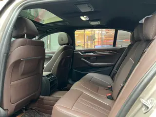 BMW 5 Series 2021 Reforma 525Li M Conjunto deportivo exterior foto 8 BMW 5 Series 2021 Reforma 525Li M Conjunto deportivo exterior foto 8