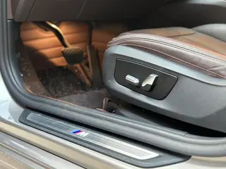 BMW 5 Series 2021 Reforma 525Li M Conjunto deportivo exterior foto 9 BMW 5 Series 2021 Reforma 525Li M Conjunto deportivo exterior foto 9
